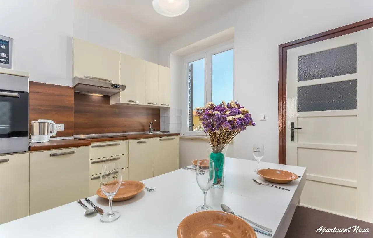 Apartmani Nena I Ilka بولا شقة