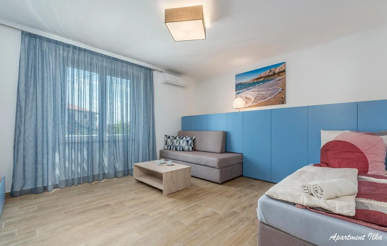 Apartmani Nena I Ilka プーラ アパート